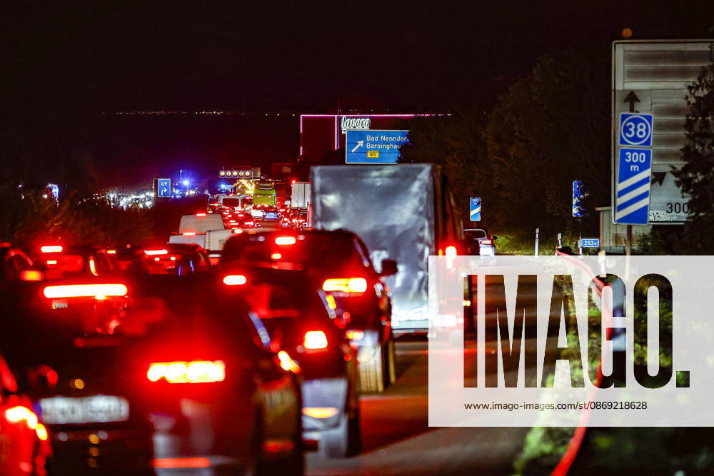 An 83-year-old man lost control of his Mercedes 300 SE classic car on the rain-slicked roadway of Highway 2. The traffic accident left 14 passengers injured; one seriously injured person was transported to the hospital by res