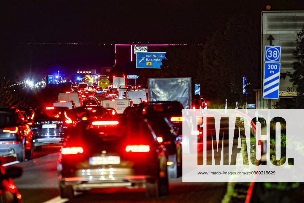 An 83-year-old man lost control of his Mercedes 300 SE classic car on the rain-slicked roadway of Highway 2. The traffic accident left 14 passengers injured; one seriously injured person was transported to the hospital by res