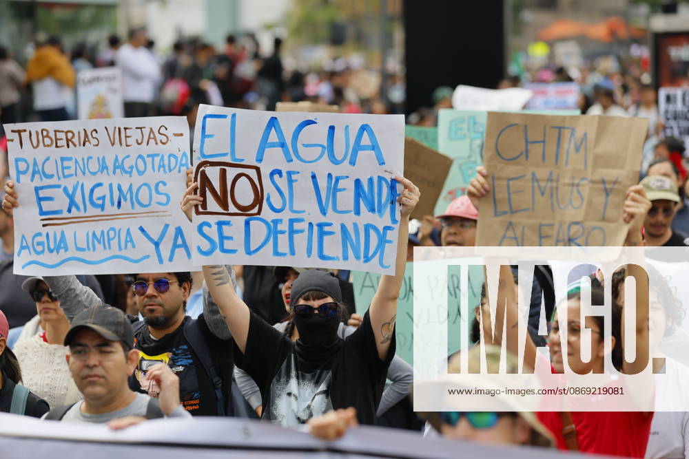 Guadalajara residents take to streets demanding clean and safe water GUADALAJARA, MEXICO - OCTOBER 11: Demonstrators march through the streets of Guadalajara, Jalisco state, Mexico, demanding clean and safe water during a massive rally on October 11, 2026. Thousands of residents mobilized to protest the severe contamination affecting the metropolitan area s drinking water supply, demanding an urgent response from local and state authorities. Stringer Anadolu Guadalajara Mexico. Editorial use only. Please get in touch for any other usage.