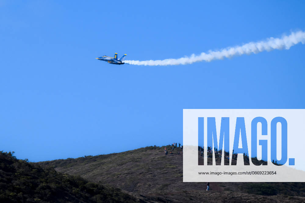 Fleet Week Air Show in San Francisco SAN FRANCISCO, CALIFORNIA - OCTOBER 11: US Navy Blue Angels fly over San Francisco Bay during the Fleet Week Air Show in San Francisco, California, United States on October 11, 2026. Tayfun Coskun Anadolu California United States. Editorial use only. Please get in touch for any other usage.