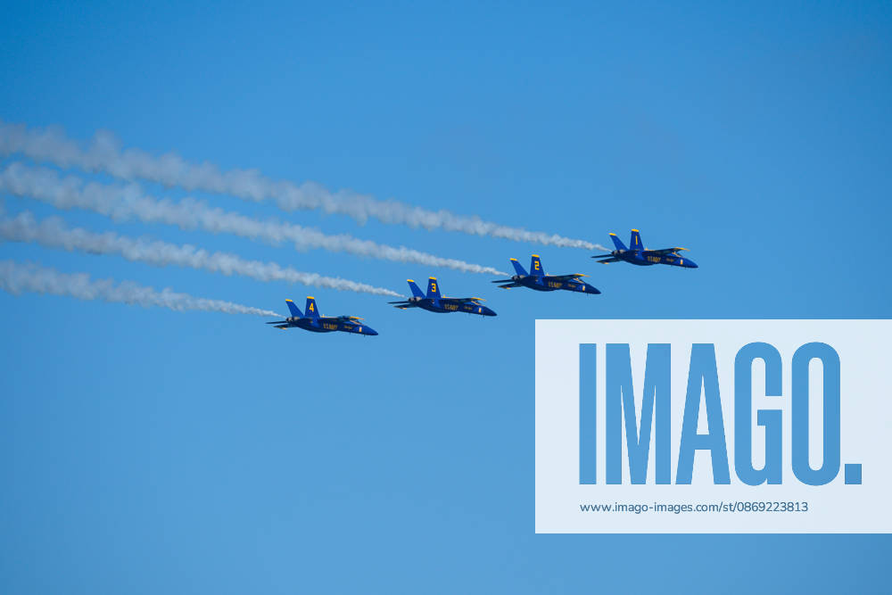 Fleet Week Air Show in San Francisco SAN FRANCISCO, CALIFORNIA - OCTOBER 11: US Navy Blue Angels fly over San Francisco Bay during the Fleet Week Air Show in San Francisco, California, United States on October 11, 2026. Tayfun Coskun Anadolu California United States. Editorial use only. Please get in touch for any other usage.