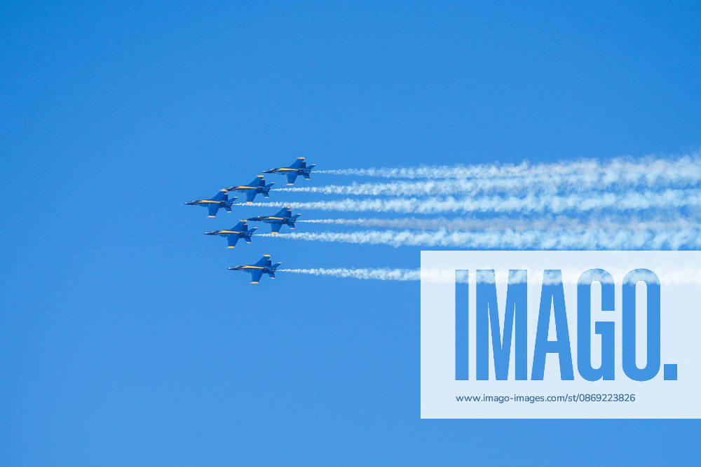 Fleet Week Air Show in San Francisco SAN FRANCISCO, CALIFORNIA - OCTOBER 11: US Navy Blue Angels fly over San Francisco Bay during the Fleet Week Air Show in San Francisco, California, United States on October 11, 2026. Tayfun Coskun Anadolu California United States. Editorial use only. Please get in touch for any other usage.