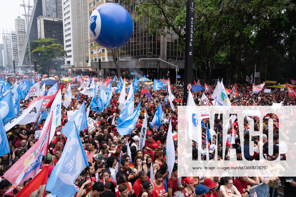 SoÂ£o Paulo, Brazil. 11 Oct 2026. The president of Brazil, Luiz InoÂ¡cio Lula da Silva (PT), takes part in a rally with supporters in SoÂ£o Paulo, Brazil, on October 11, 2026. Sao Paulo Brasil - ZUMAl146 20261011_aaf_l146_005