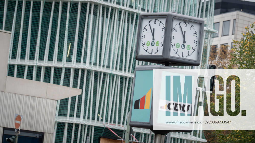 The clock in front of the Konrad Adenauer House reads five to twelve shortly before the start of the CDU Germany Executive Committee retreat in Berlin, October 2026, Berlin, Germany, Konrad Adenauer House