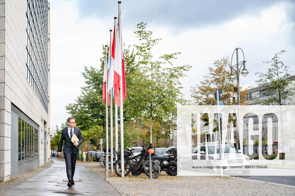 Carsten Linnemann, Federal Minister of Health, upon his arrival at the Konrad Adenauer House for the CDU of Germany’s Executive Committee Retreat in Berlin, October 2026, Berlin, Berlin, Germany, Konrad Adenauer House