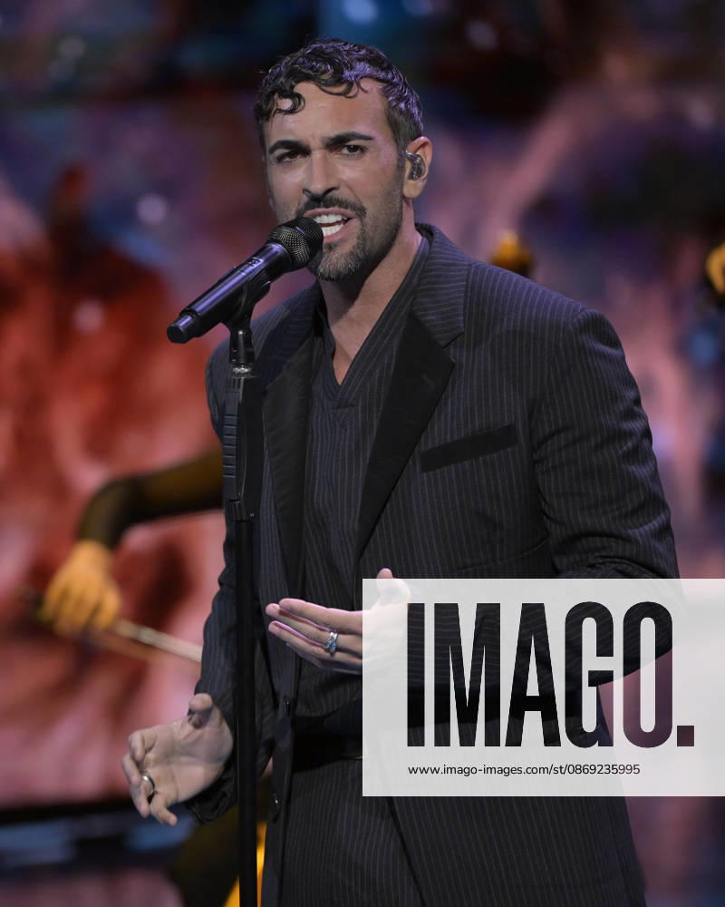 Photo by Mario Romano, IPP Milan, October 11, 2026. TV show *Che Tempo Che Fa*. Pictured: singer Marco Mengoni. Italy Photo Press World. Copyright *Che Tempo Che Fa*