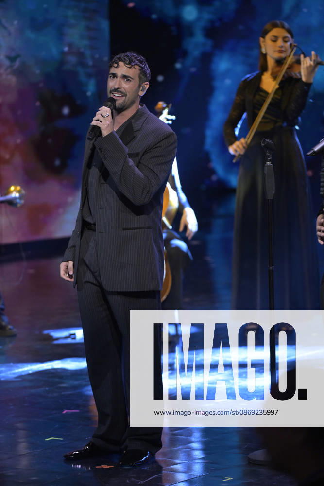 Photo by Mario Romano, IPP Milan, October 11, 2026. TV show *Che Tempo Che Fa*. Pictured: singer Marco Mengoni. Italy Photo Press World. Copyright *Che Tempo Che Fa*