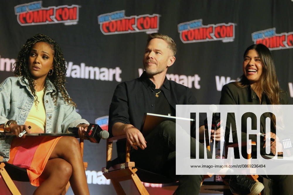 NEW YORK, NY- OCTOBER 11: Mekia Cox, Shawn Ashmore Lisseth Chavez pictured at The Rookie panel during New York Comic Con 2026 at Javits Center on October 11, 2026 in New York City.