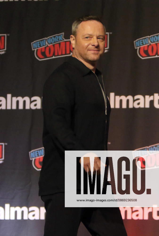 NEW YORK, NY- OCTOBER 11: Alexi Hawley pictured at The Rookie panel during New York Comic Con 2026 at Javits Center on October 11, 2026 in New York City.