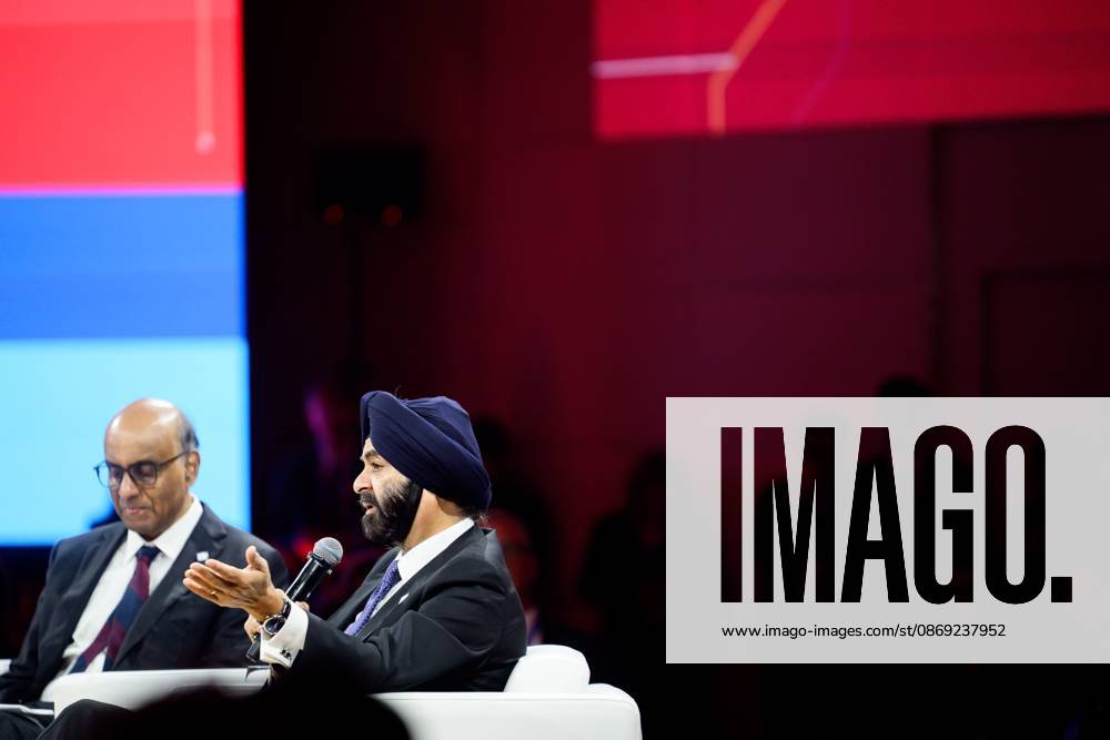 World Bank Group holds A.I. discussion during the Annual Meeting 2026 BANGKOK, THAILAND, OCTOBER 12, 2026: World Bank Group President, Ajay Banga (R) speaks as Singapore President, Tharman Shanmugaratnam (L) takes part in Small AI: More and Better Jobs during the 2026 Annual Meetings of the International Monetary Fund and the World Bank Group in Bangkok. The session explores how affordable and accessible artificial intelligence can improve productivity and create jobs. Bangkok TH