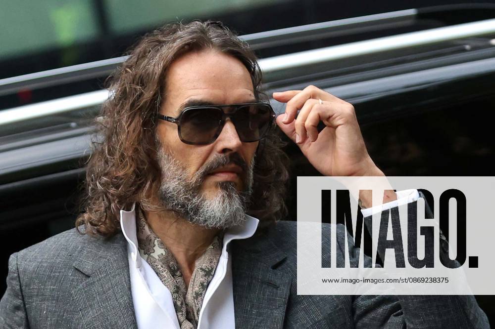 Russell Brand attends preliminary hearing on rape and sexual assault charges LONDON, UNITED KINGDOM - OCTOBER 12: Russell Brand, accompanied by his wife Laura Brand (not seen), arrives at Southwark Crown Court in London, United Kingdom, for a preliminary hearing over rape and sexual assault charges against him, on October 12, 2026. Zeynep Demir Anadolu London United Kingdom. Editorial use only. Please get in touch for any other usage.