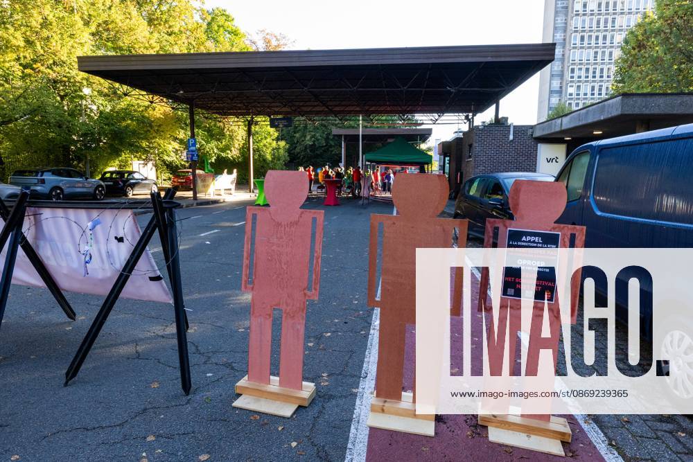 This image shows a striker picket at the VRT during a strike in the public services in Belgium, against the Federal Government s budgetary measures, organised by the trade unions on Monday 12 October 2026 in Brussels. NICOLASxMAETERLINCK 189536617
