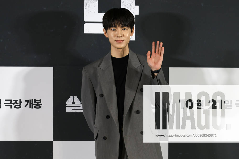 ˜Paradise Lost director, cast attend press conference in Seoul South Korean actor Bae Hyun-sung poses for photos during a media press conference for the movie Paradise Lost in Seoul, South Korea, on October 12, 2026. The psychological thriller film follows a mother who copes with loss through an AI version of her missing son, only to face confusion and tension when her real son mysteriously reappears after nine years. Seoul South Korea