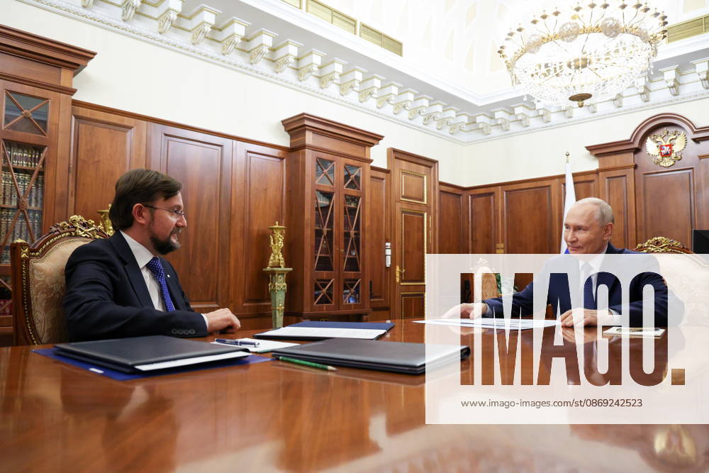 RUSSIA, MOSCOW - OCTOBER 12, 2026: Vladimir Putin (L), Russia s President, and Alexei Repik, Delovaya Rossiya Business Russia Chairman, are pictured during a meeting in the Kremlin. Mikhail Metzel Russian Presidential Press and Information Office TASS 99175307