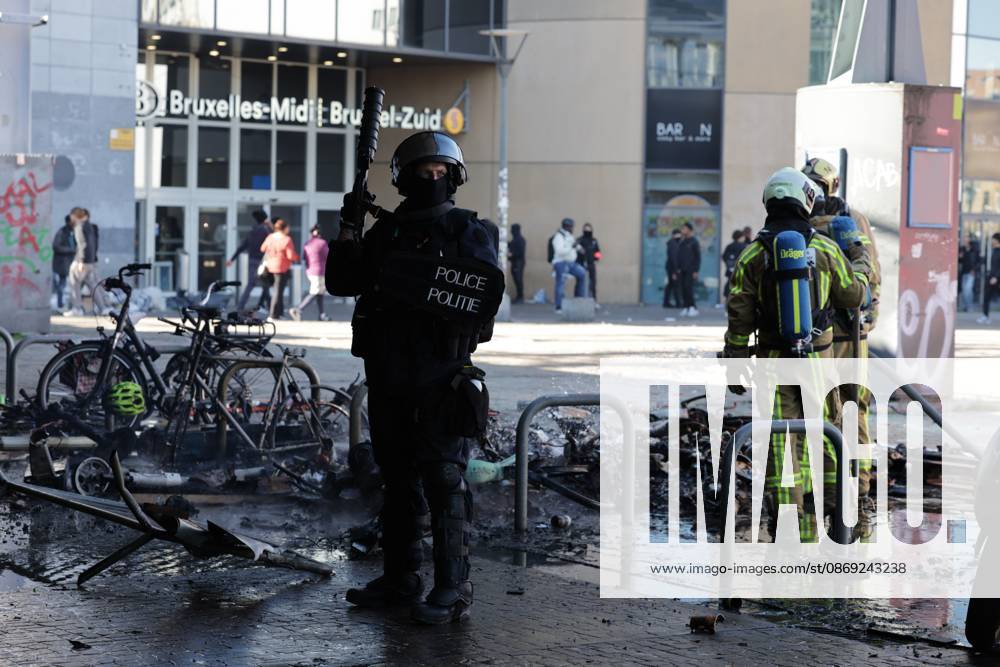 Firefighters pictured after a riot outside the Gare du Midi-Zuid Station, in Brussels on Monday 12 October 2026, as a strike in the public services against the Federal Government s budgetary measures is organised by the trade unions. NICOLASxMAETERLINCK 189545336