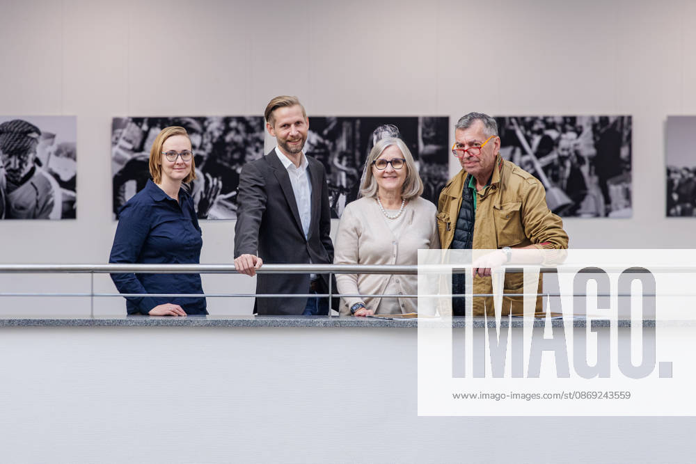 Neuss Eva Rottstedt, Director of the Municipal Gallery, Lorenz Denks, Director of the Adult Education Center (VHS); former Deputy Mayor Dr. Christiane Zangs; and photographer Andreas Woitschützke (WOI) at the press conference for the photo exhibition side by side by Andreas Woitschützke at Neuss RomaNEum, VHS North Rhine-Westphalia, Germany