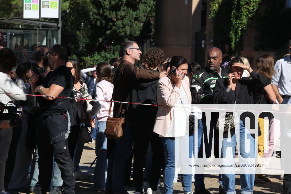 Shooting at Lakanal Middle School PHOTOPQR LA PROVENCE Stephane DUCLET Aubagne 12 10 2026 On Monday morning, the principal of Lakanal Middle School in Aubagne was On Monday morning, the principal of Lakanal Middle School in Aubagne was wounded in the leg after being shot. A 37-year-old teacher was also hit, while the alleged perpetrator, a 14-year-old middle school student, was arrested. Parents are coming to pick up their children. On October 12, 2026, the principal of a middle school in Aubagne, Bouches-du-Rhône, and a teacher were wounded by a shot fired from a hunting rifle by a student who had entered the school armed with a shotgun. Aubagne, Bouches-du-Rhône, France