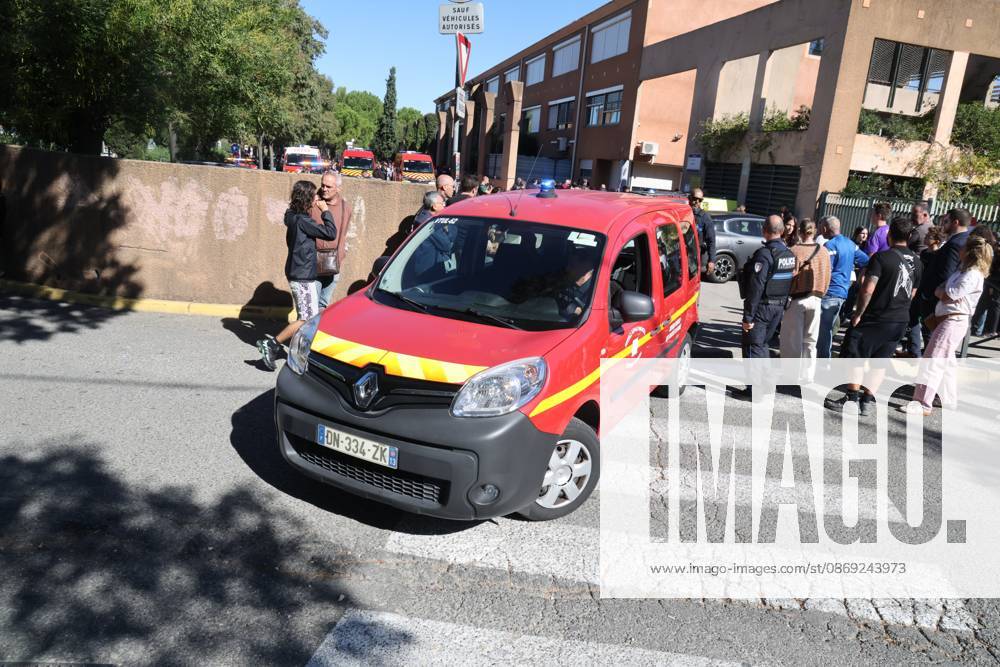 Shooting at Lakanal Middle School PHOTOPQR LA PROVENCE Stephane DUCLET Aubagne 12 10 2026 On Monday morning, the principal of Lakanal Middle School in Aubagne was On Monday morning, the principal of Lakanal Middle School in Aubagne was wounded in the leg after being shot. A 37-year-old teacher was also hit, while the alleged perpetrator, a 14-year-old middle school student, was arrested. Parents are coming to pick up their children. On October 12, 2026, the principal of a middle school in Aubagne, Bouches-du-Rhône, and a teacher were wounded by a shot fired from a hunting rifle by a student who had entered the school armed with a shotgun. Aubagne, Bouches-du-Rhône, France