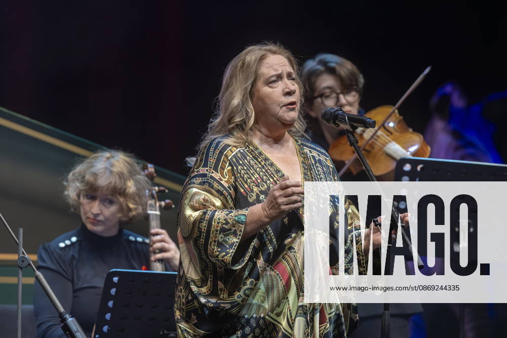 Performance by Kathy Kelly and Camerata Musikus with Milko Kersten during the 18th HOPE Gala at the Schauspielhaus Dresden