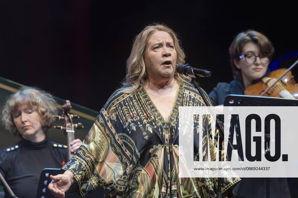 Performance by Kathy Kelly and Camerata Musikus with Milko Kersten during the 18th HOPE Gala at the Schauspielhaus Dresden