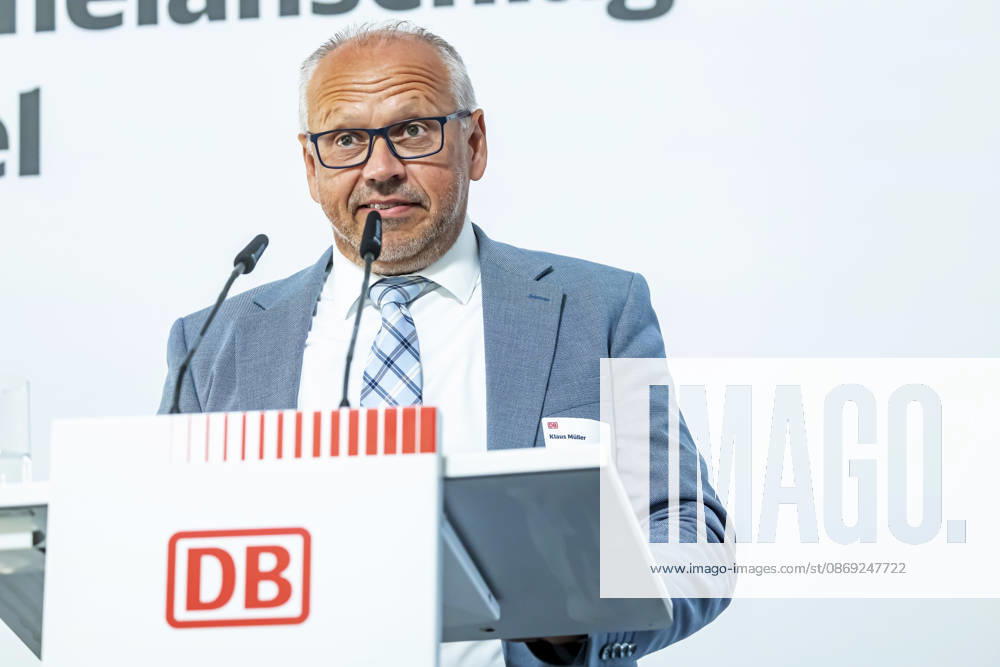 Construction Begins on the Pfaffensteig Tunnel in Stuttgart Klaus Müller, Chairman of the Executive Board of DB PSU GmbH The 11-kilometer-long rail tunnel is part of the Stuttgart 21 project and, starting in 2033, will connect the Gäubahn line toward Zurich