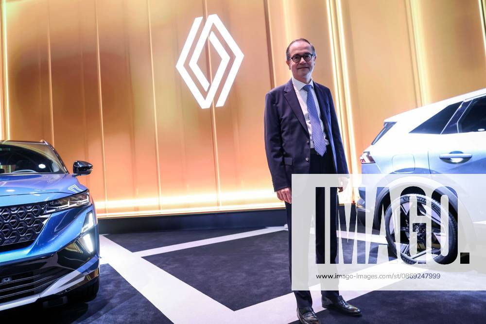 Paris, France le 12 octobre 2026 - Ouverture du Mondial de l Auto 2026 a Paris Expo Porte de Versailles - Opening of the Paris Motor Show 2026 at Paris Expo Porte de Versailles Ici CEO of French car maker Renault Group, Francois Provost