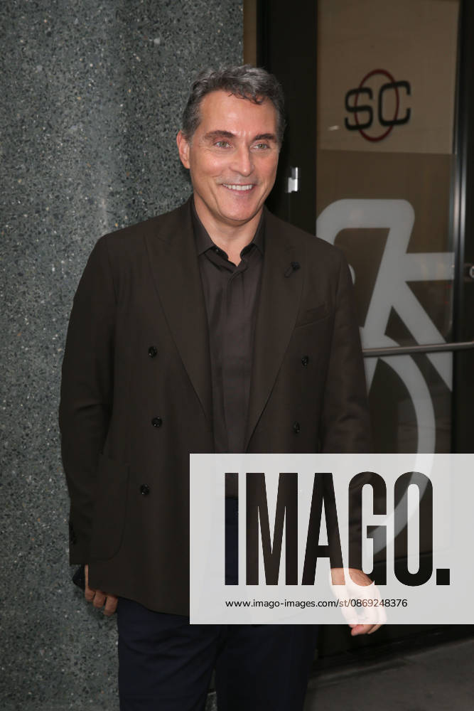 RUFUS SEWELL at ABC Studios in New York City for ‘Good Morning America. New York USA - ZUMAh16_ 20261012_zaf_h16_031