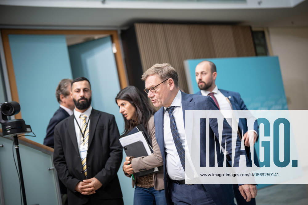 Foreign Minister Johann Wadephul at the Konrad Adenauer House, with Serap Güler, Minister of State at the Federal Ministry of Foreign Affairs, during the CDU Germany Executive Committee Retreat in Berlin, October 2026, Berlin, Berlin, Germany, Konrad Adenauer House