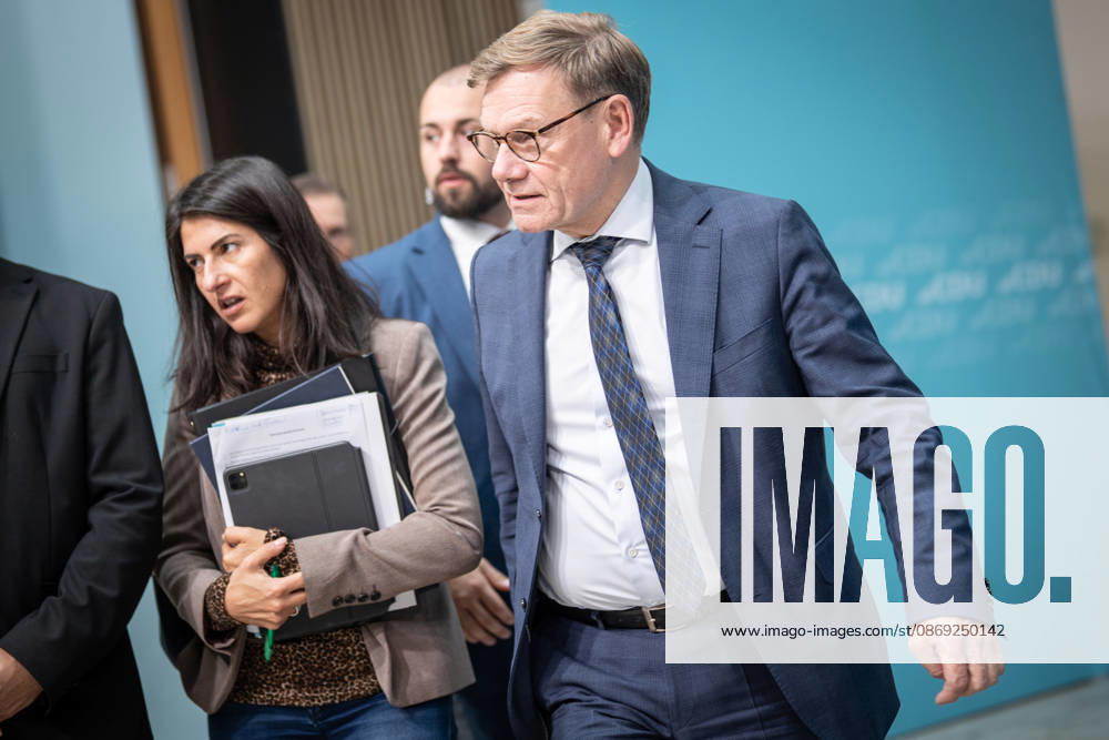 Foreign Minister Johann Wadephul at the Konrad Adenauer House, with Serap Güler, Minister of State at the Federal Ministry of Foreign Affairs, during the CDU Germany Executive Committee Retreat in Berlin, October 2026, Berlin, Berlin, Germany, Konrad Adenauer House