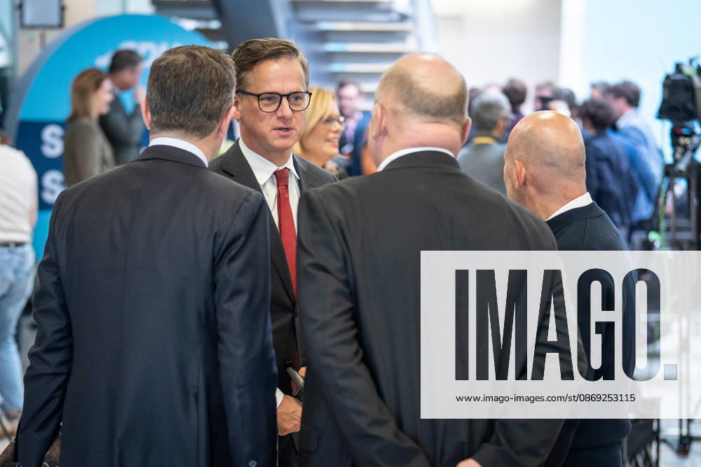 Federal Health Minister Karsten Linnemann speaking with journalists, with Paul Ziemiak, at the CDU Germany Executive Committee Retreat in Berlin, October 2026, Berlin, Berlin, Germany, Konrad Adenauer House