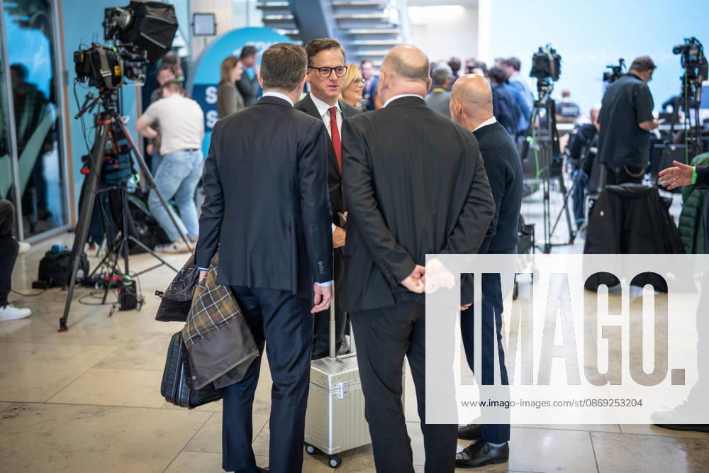 Federal Health Minister Karsten Linnemann speaking with journalists, with Paul Ziemiak, at the CDU Germany Executive Committee Retreat in Berlin, October 2026, Berlin, Berlin, Germany, Konrad Adenauer House
