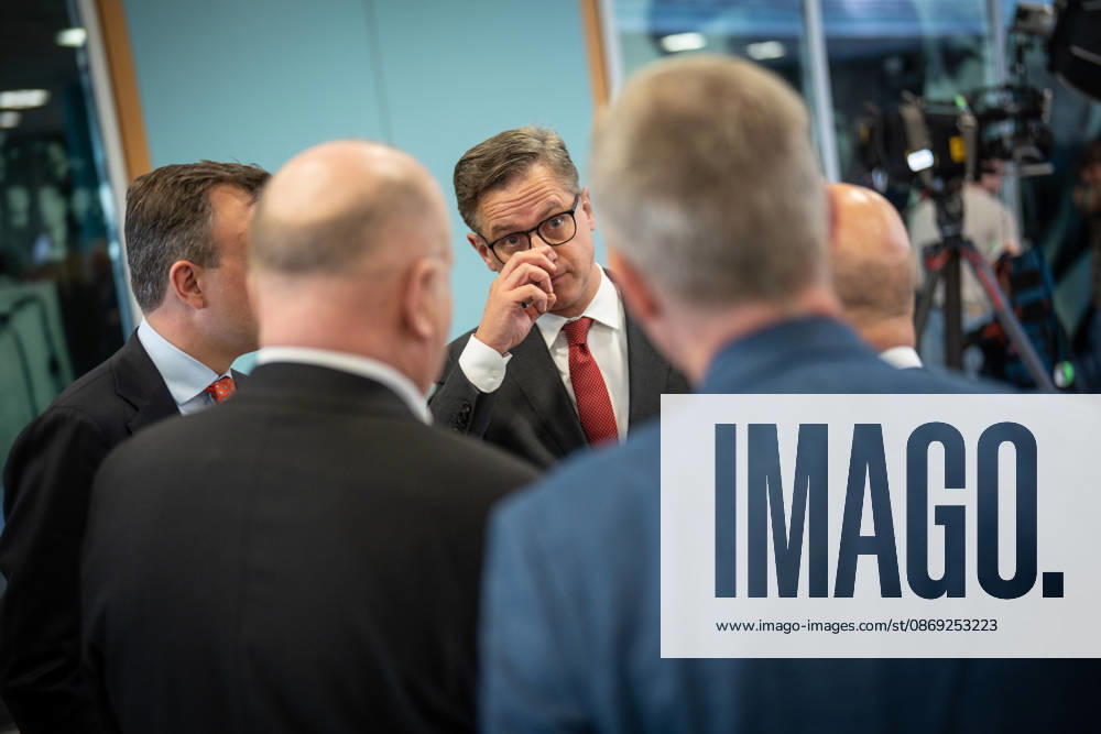 Federal Health Minister Karsten Linnemann speaking with journalists, with Paul Ziemiak, at the CDU Germany Executive Committee Retreat in Berlin, October 2026, Berlin, Berlin, Germany, Konrad Adenauer House
