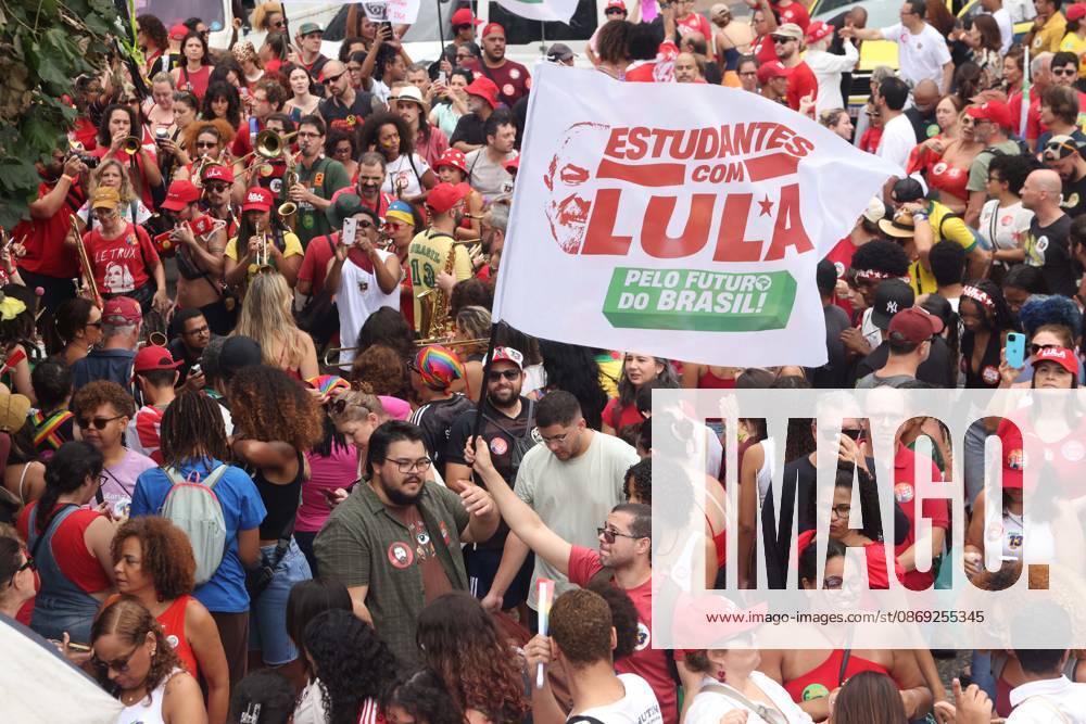Thousands of supporters gather in Copacabana, Rio de Janeiro, Brazil, on October 12, 2026, for a pro-democracy demonstration organized by the CENA Nacional movement, the National Union of Students (UNE) and Universibloco. Held on Brazilâ€⠢s Our Lady of Aparecida national holiday, the rally calls for the defense of constitutional rights and public policies supporting healthcare, education and social assistance. Carnival street bands, known as blocos, and percussion groups brought music and a festive atmosphere to the waterfront mobilization, blending political activism with Rioâ€⠢s popular street culture. The demonstration takes place ahead of Brazilâ€⠢s October 25 pres - ZUMAk251 20261012_znp_k251_004
