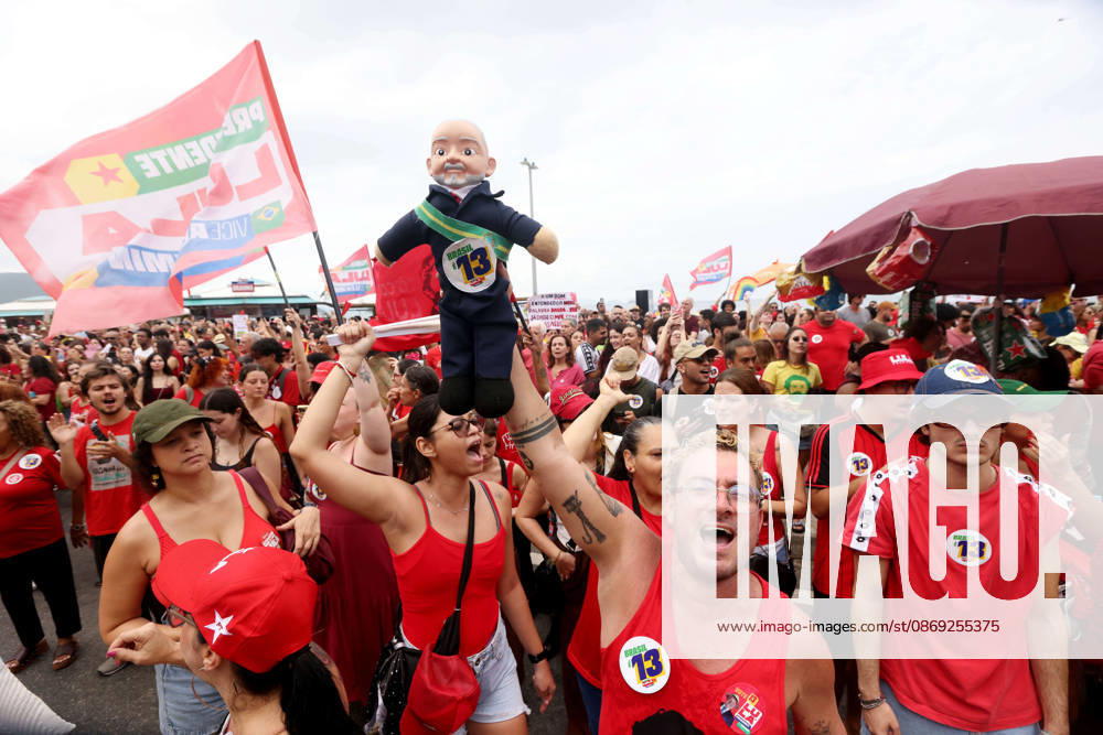 Thousands of supporters gather in Copacabana, Rio de Janeiro, Brazil, on October 12, 2026, for a pro-democracy demonstration organized by the CENA Nacional movement, the National Union of Students (UNE) and Universibloco. Held on BrazilÃ¢â‚¬â ¢s Our Lady of Aparecida national holiday, the rally calls for the defense of constitutional rights and public policies supporting healthcare, education and social assistance. Carnival street bands, known as blocos, and percussion groups brought music and a festive atmosphere to the waterfront mobilization, blending political activism with RioÃ¢â‚¬â ¢s popular street culture. The demonstration takes place ahead of BrazilÃ¢â‚¬â ¢s October 25 pres - ZUMAk251 20261012_znp_k251_009