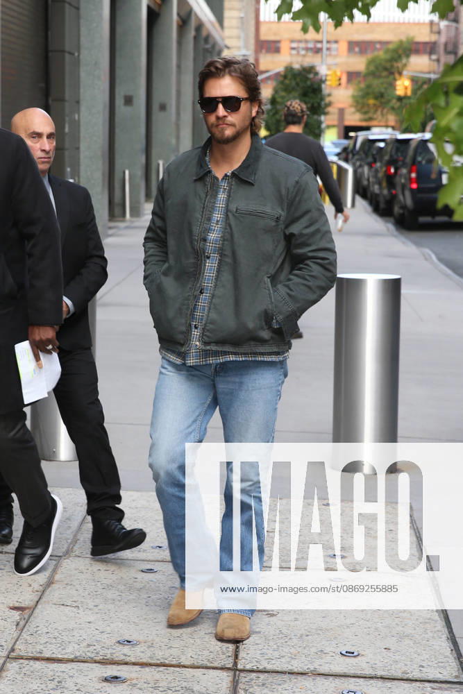 LUKE GRIMES at ABC Studios in New York City for Ã¢â‚¬ËœLive With Kelly and MarkÃ¢ New York USA - ZUMAh16_ 20261012_zaf_h16_061