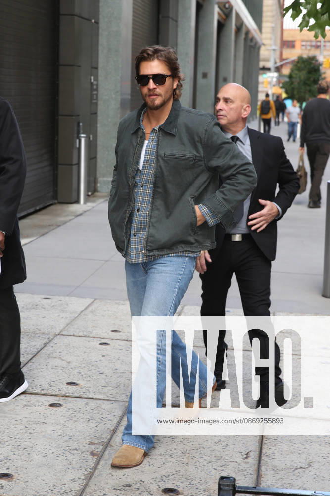 LUKE GRIMES at ABC Studios in New York City for Ã¢â‚¬ËœLive With Kelly and MarkÃ¢ New York USA - ZUMAh16_ 20261012_zaf_h16_066