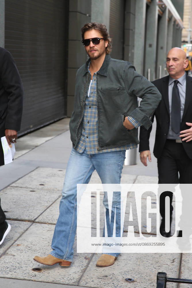 LUKE GRIMES at ABC Studios in New York City for Ã¢â‚¬ËœLive With Kelly and MarkÃ¢ New York USA - ZUMAh16_ 20261012_zaf_h16_068