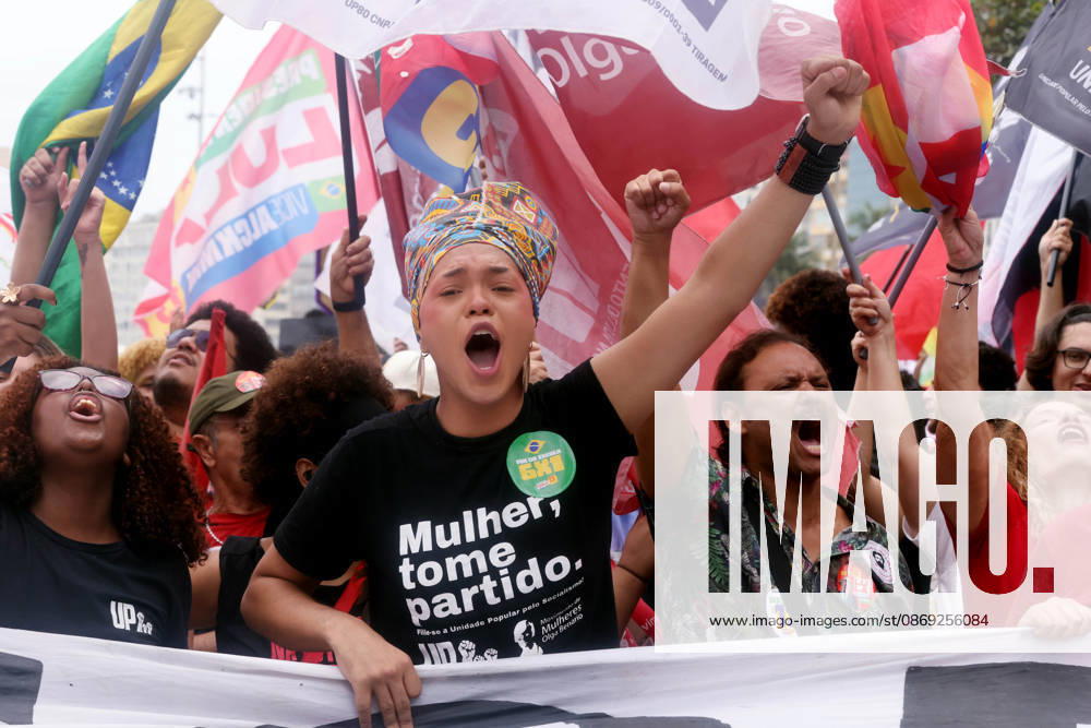 Thousands of supporters gather in Copacabana, Rio de Janeiro, Brazil, on October 12, 2026, for a pro-democracy demonstration organized by the CENA Nacional movement, the National Union of Students (UNE) and Universibloco. Held on BrazilÃ¢â‚¬â ¢s Our Lady of Aparecida national holiday, the rally calls for the defense of constitutional rights and public policies supporting healthcare, education and social assistance. Carnival street bands, known as blocos, and percussion groups brought music and a festive atmosphere to the waterfront mobilization, blending political activism with RioÃ¢â‚¬â ¢s popular street culture. The demonstration takes place ahead of BrazilÃ¢â‚¬â ¢s October 25 pres - ZUMAk251 20261012_znp_k251_026
