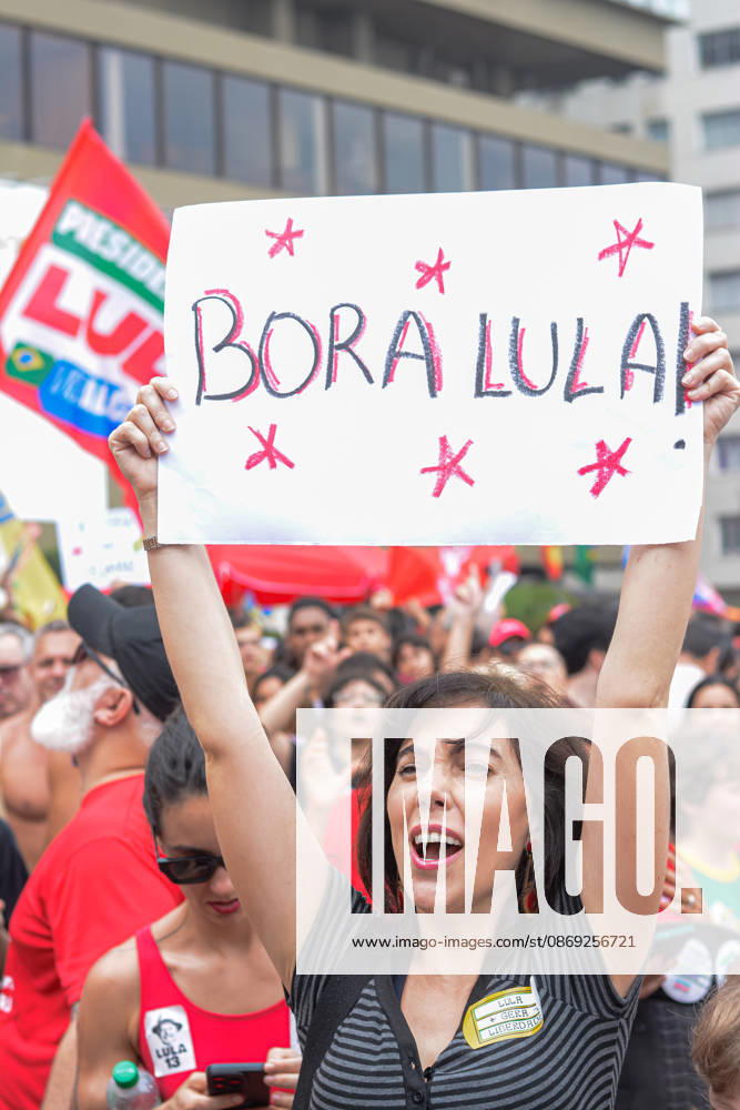RIO DE JANEIRO, RJ - 12.10.2026: BRASIL PELA DEMOCRACIA RJ - Pro-Lula rally held this afternoon (12) during Brazil for democracy RJ held in Copacabana in Rio de Janeiro, RJ. x3030179x CarlosxSanttos