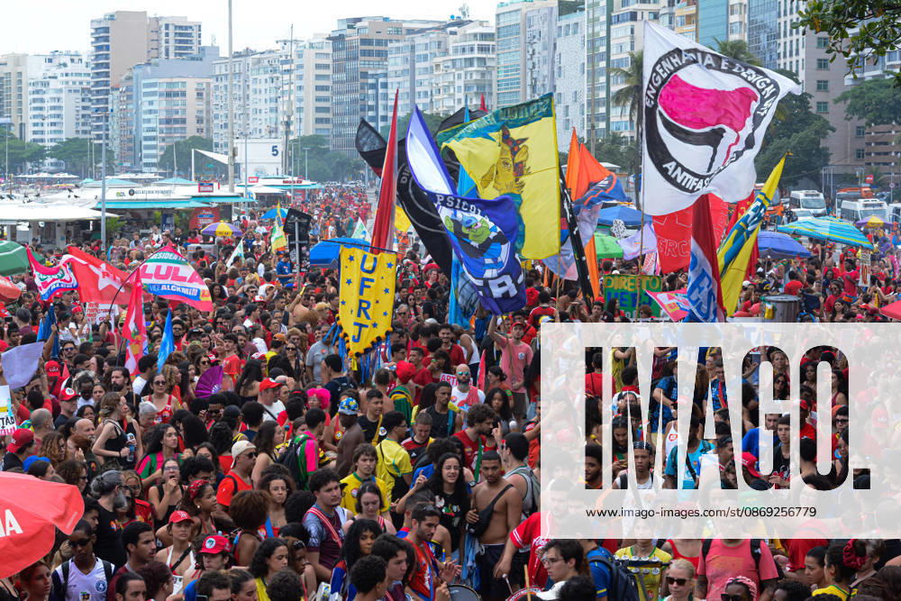 RIO DE JANEIRO, RJ - 12.10.2026: BRASIL PELA DEMOCRACIA RJ - Pro-Lula rally held this afternoon (12) during Brazil for democracy RJ held in Copacabana in Rio de Janeiro, RJ. x3030213x CarlosxSanttos