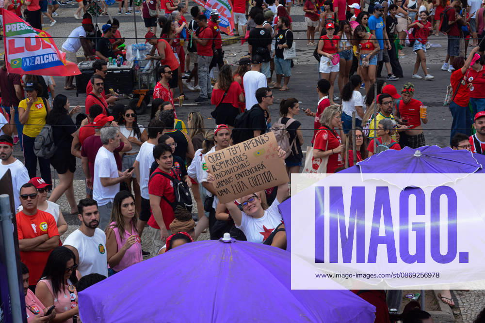 RIO DE JANEIRO, RJ - 12.10.2026: BRASIL PELA DEMOCRACIA RJ - Pro-Lula rally held this afternoon (12) during Brazil for democracy RJ held in Copacabana in Rio de Janeiro, RJ. x3030236x CarlosxSanttos