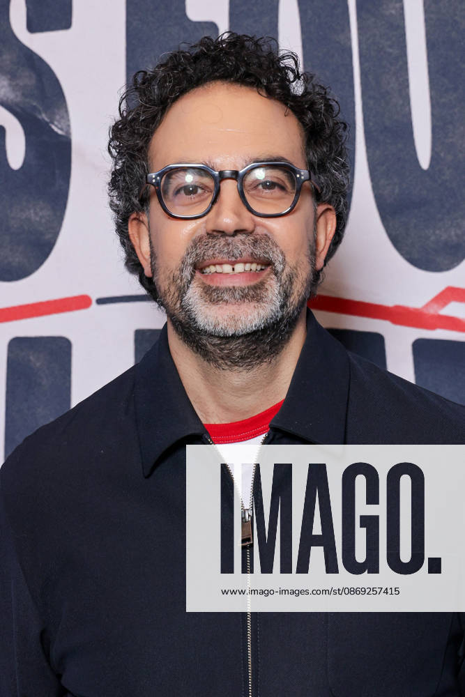 Les Fous Du Bus Premiere - Paris Julien Santini attends the photocall for the premiere of Les Fous Du Bus held at the Elysees Biarritz in Paris, France on October 12, 2026. Photo by David Boyer ABACAPRESS.COM Paris France