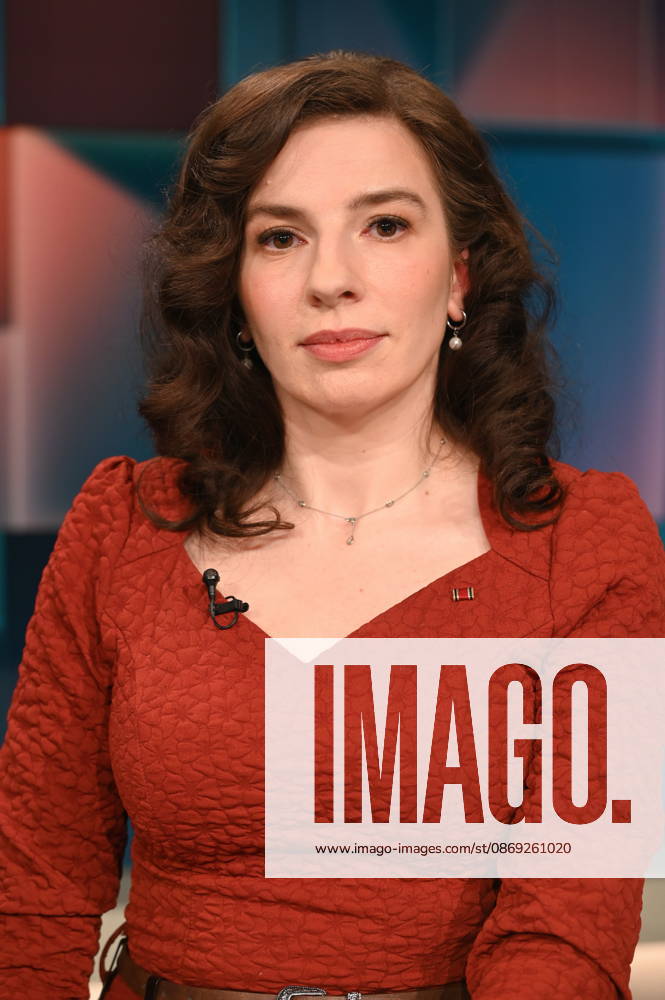 Journalist and author Marina Weisband appeared as a guest on the ARD talk show *Hart aber Fair* to discuss the topic Strong Extremes, Weak Center: Will It Stay This Way?