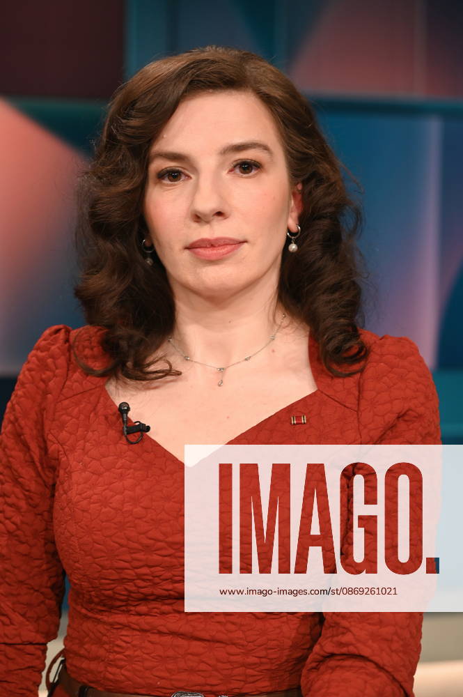 Journalist and author Marina Weisband appeared as a guest on the ARD talk show *Hart aber Fair* to discuss the topic Strong Extremes, Weak Center: Will It Stay This Way?