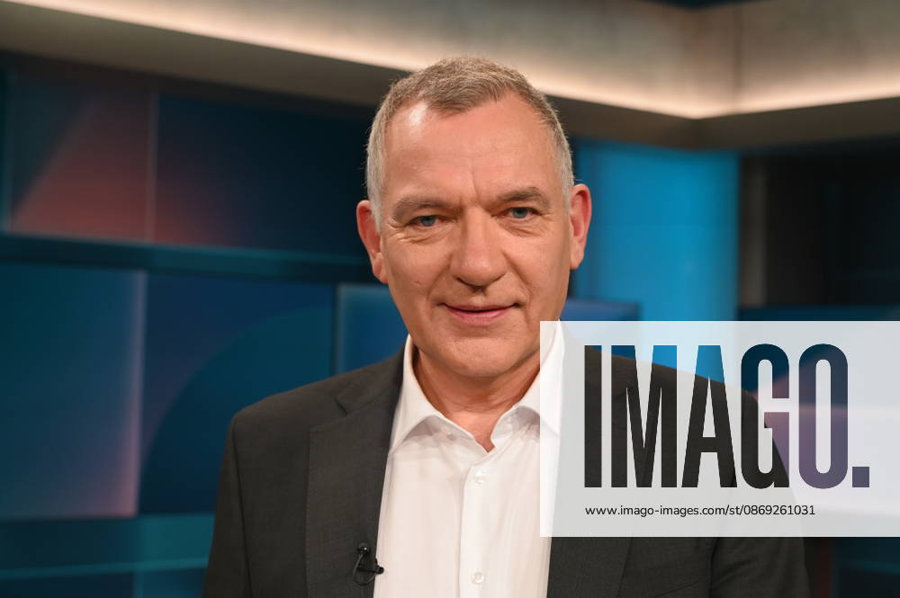 Politician Jan van Aken, DIE LINKE, Member of the Bundestag, party chair from 2024 to 2026, appeared as a guest on the ARD talk show *Hart aber Fair* to discuss the topic Strong Fringes, Weak Center: Will It Stay This Way?