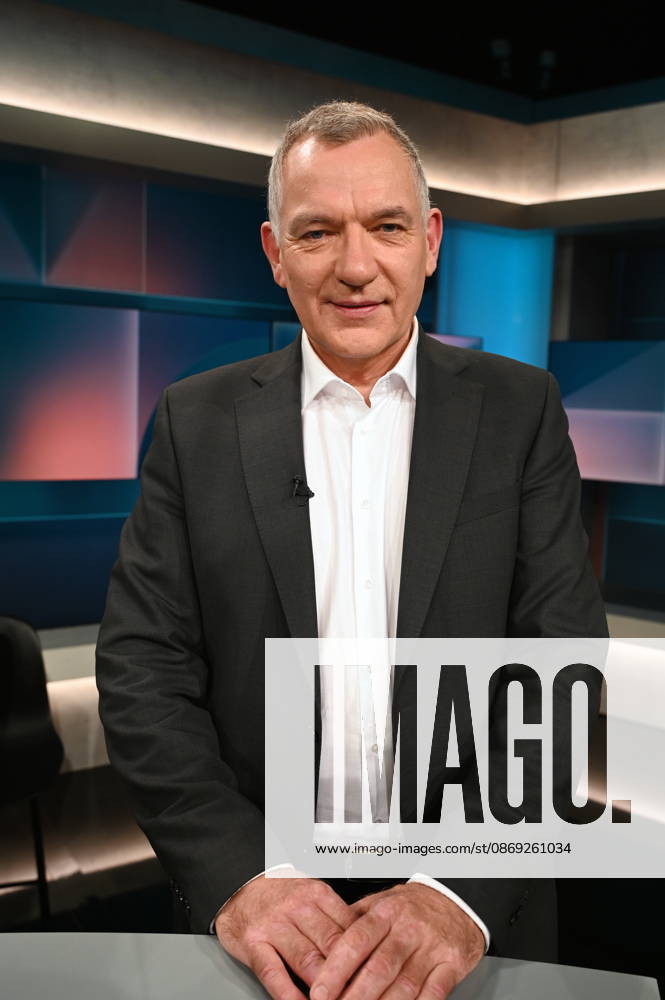 Politician Jan van Aken, DIE LINKE, Member of the Bundestag, party chair from 2024 to 2026, appeared as a guest on the ARD talk show *Hart aber Fair* to discuss the topic Strong Fringes, Weak Center: Will It Stay This Way?
