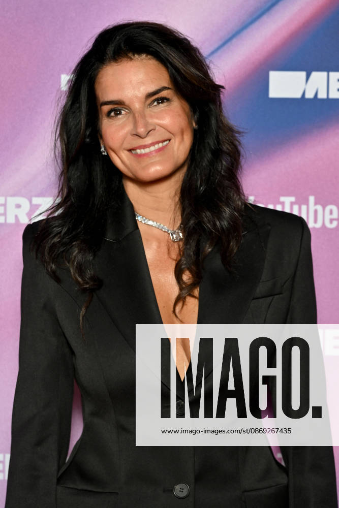 Angie Harmon during the opening night of MIPCOM 2026 at the Majestic Hotel in Cannes on October 12, 2026. MIPCOM is the International Market for Audiovisual Content and Co-production. Every October, it brings together TV and media professionals in Cannes for four days of business, networking, and collaboration. Bruno Bebert, Bestimage. MIPCOM 2025 at the Palais des Festivals in Cannes, October 12, 2026, Cannes, France
