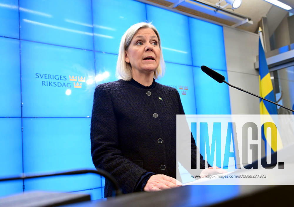 STOCKHOLM, SWEDEN 20261013 Social Democratic Party leader Magdalena Andersson holds a press conference after her meeting with the Speaker of the Riksdag regarding her exploratory mandate STOCKHOLM, SWEDEN