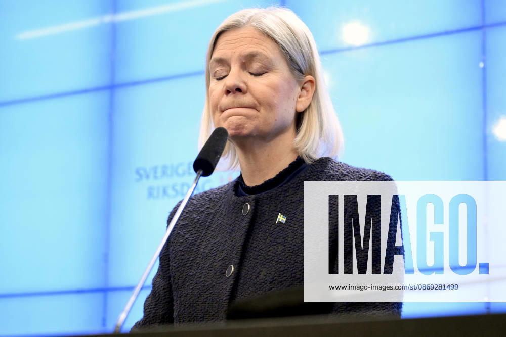 STOCKHOLM, SWEDEN 20261013 Social Democratic Party leader Magdalena Andersson holds a press conference after her meeting with the Speaker of the Riksdag regarding her exploratory mandate STOCKHOLM, SWEDEN