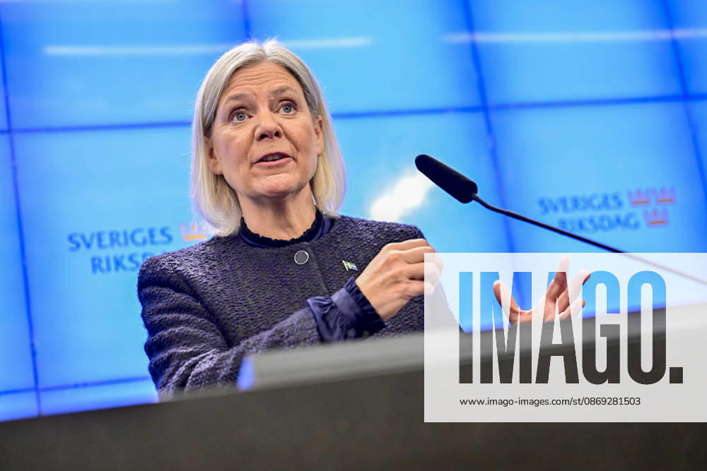 STOCKHOLM, SWEDEN 20261013 Social Democratic Party leader Magdalena Andersson holds a press conference after her meeting with the Speaker of the Riksdag regarding her exploratory mandate STOCKHOLM, SWEDEN